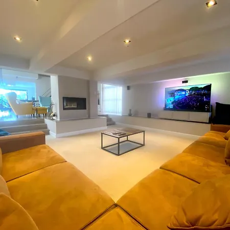 Villa Capsule La Grange Arcade De Jeux Billard 4 300m2 Vicq (Nord)