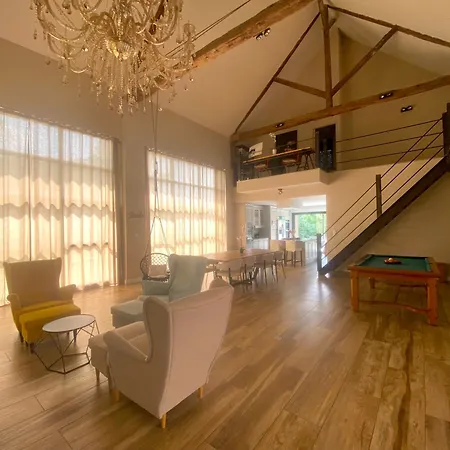 Capsule La Grange Arcade De Jeux Billard 4 300m2 *