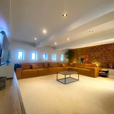 Capsule La Grange Arcade De Jeux Billard 4 300m2 Vicq (Nord)