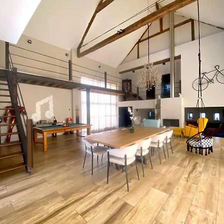 Capsule La Grange Arcade De Jeux Billard 4 300m2 Villa