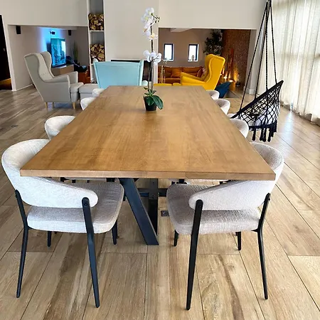 Capsule La Grange Arcade De Jeux Billard 4 300m2 *