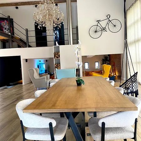 Capsule La Grange Arcade De Jeux Billard 4 300m2