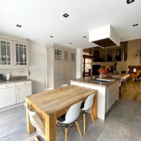 Villa Capsule La Grange Arcade De Jeux Billard 4 300m2 *