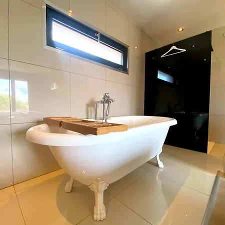 Capsule La Grange Arcade De Jeux Billard 4 300m2 Villa *