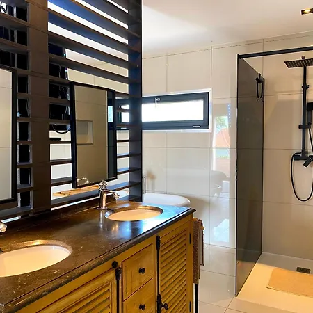 Capsule La Grange Arcade De Jeux Billard 4 300m2 Villa