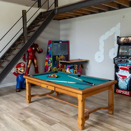 וילה Capsule La Grange Arcade De Jeux Billard 4 300m2 *
