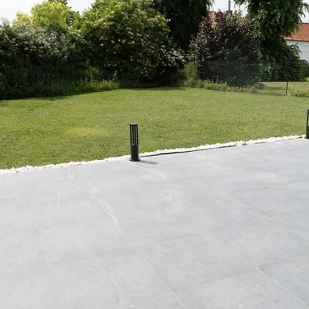 Capsule La Grange Arcade De Jeux Billard 4 300m2
