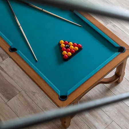 Capsule La Grange Arcade De Jeux Billard 4 300m2 *
